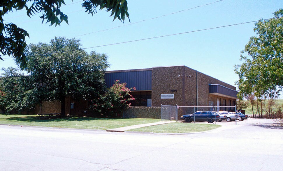 1371-1373 Round Table Dr, Dallas, TX à louer - Autre – Image 2 sur 8