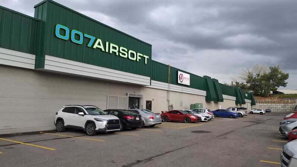 1411 33rd St NE, Calgary, AB à vendre - Photo de l’immeuble – Image 3 sur 7