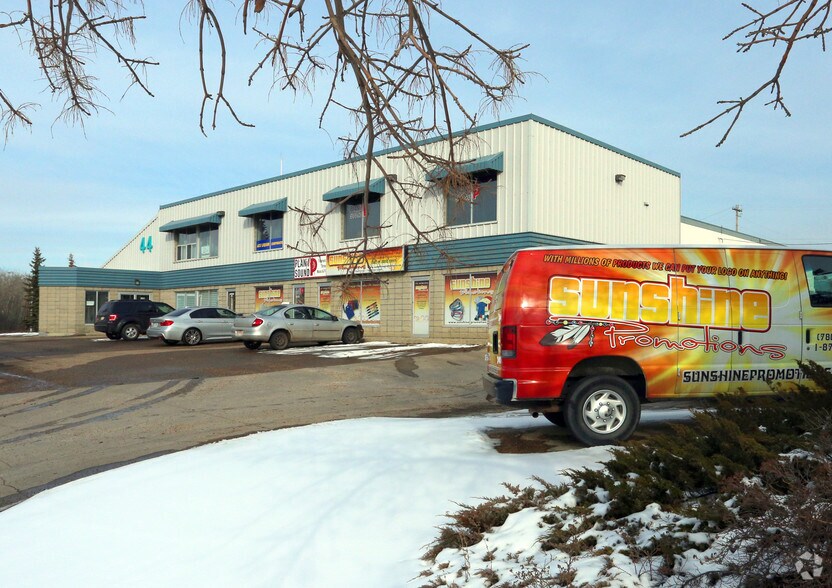 44 Riel Dr, St. Albert, AB à louer - Photo de l’immeuble – Image 2 sur 4