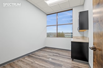 21050 Centre Pointe Pky, Santa Clarita, CA à louer Photo intérieure– Image 1 sur 2