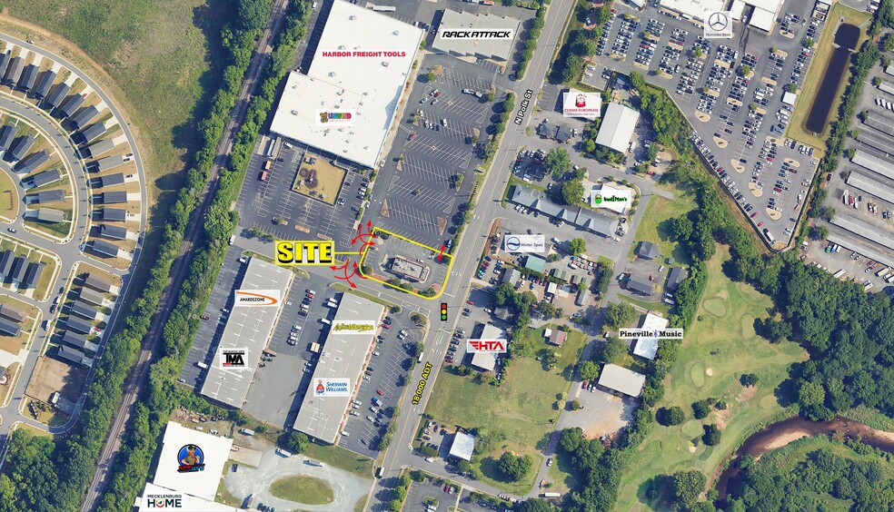 597 N Polk St, Pineville, NC à louer - Photo de l’immeuble – Image 2 sur 6