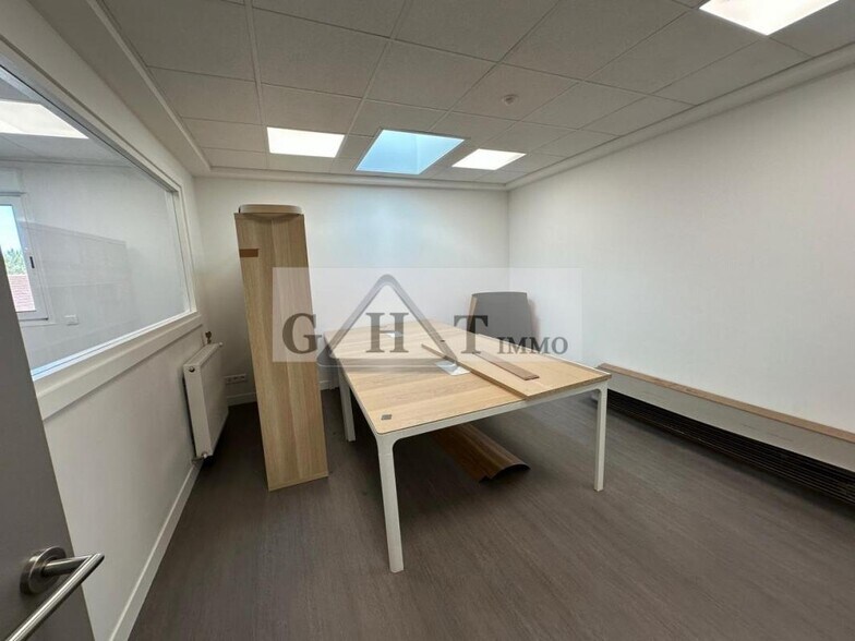 Bureau dans Montgeron à louer - Photo intérieure – Image 3 sur 3