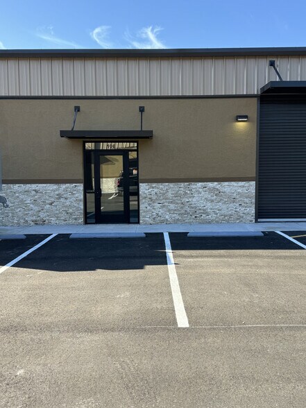 1059 Duck Box, Umatilla, FL à louer - Photo de l’immeuble – Image 1 sur 9