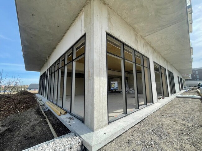 Plus de détails pour 151 Rue Louis Victor De Broglie, Bezannes - Bureau à vendre