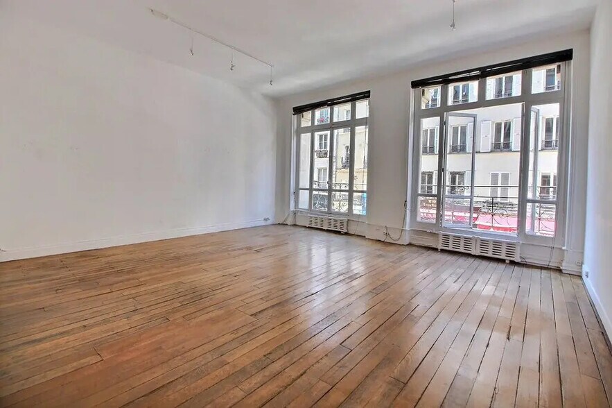 16 Rue Du Faubourg Saint-Denis, Paris à louer - Photo intérieure – Image 1 sur 8