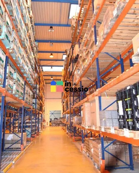 Plus de détails pour Local d’activités à vendre