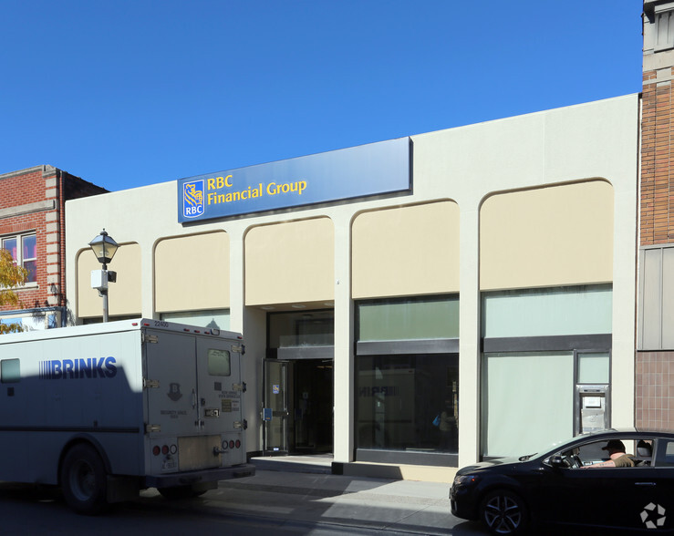 4491 Queen St, Niagara Falls, ON à vendre - Photo principale – Image 1 sur 2