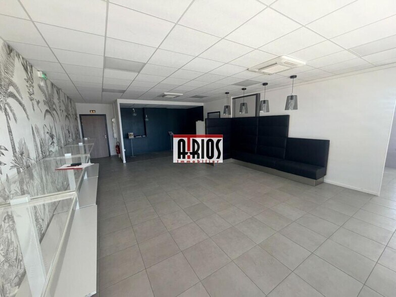 Bureau dans La Seyne-sur-Mer à vendre - Photo de l’immeuble – Image 1 sur 4