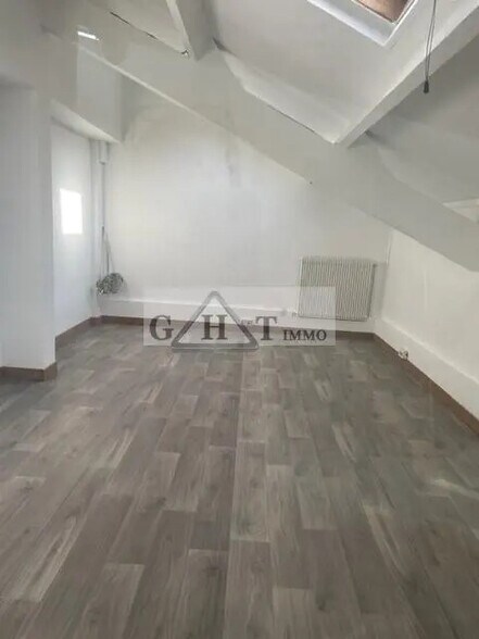 Bureau dans Montreuil à louer - Photo de l’immeuble – Image 3 sur 6