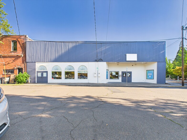 118-120 NE 4th St, Mcminnville, OR à vendre - Photo principale – Image 1 sur 12