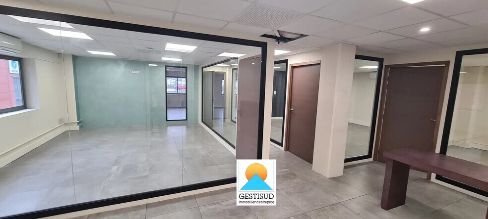 Bureau dans Aubagne à louer - Photo intérieure – Image 2 sur 4
