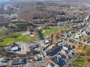 57 Main St, Winsted, CT - VUE AÉRIENNE vue de carte - Image1