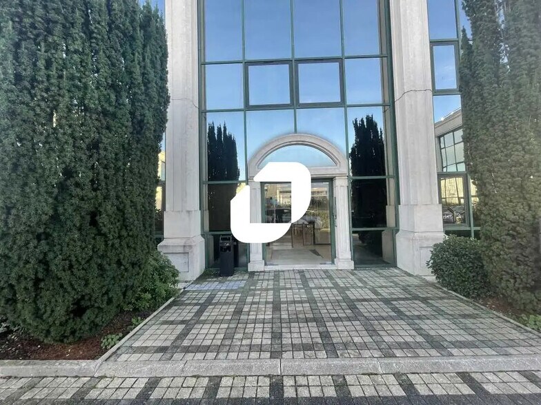 Bureau dans Villebon-sur-Yvette à louer - Hall d’entrée – Image 3 sur 13