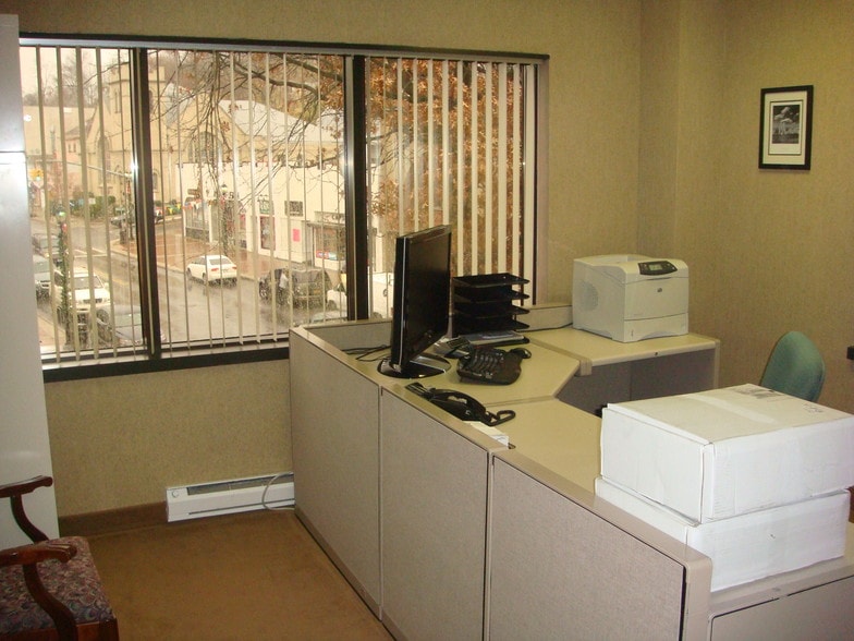 3 School St, Glen Cove, NY à louer - Photo intérieure – Image 3 sur 24