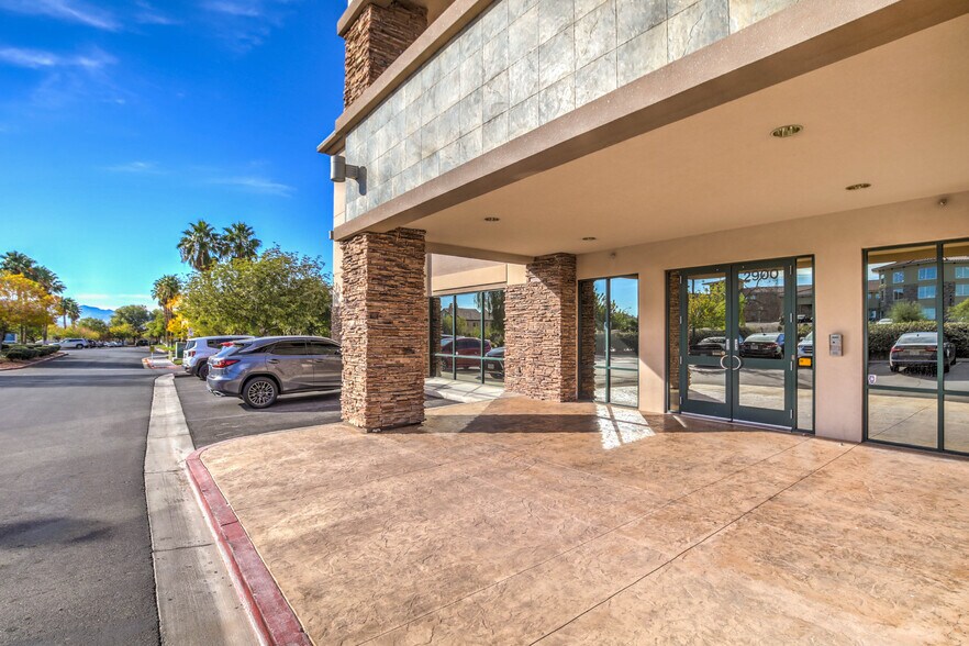 2900 W Horizon Ridge Pky, Henderson, NV à vendre - Photo de l’immeuble – Image 3 sur 22