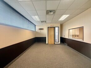 33497 23 Mile Rd, Chesterfield Township, MI à louer Photo intérieure– Image 1 sur 26