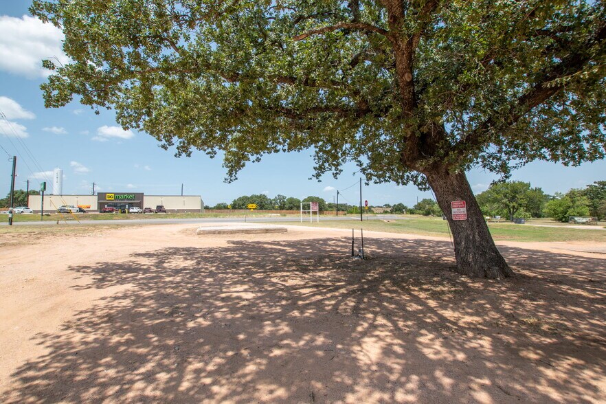 2929 TX-261, Buchanan Dam, TX à vendre - Photo de l’immeuble – Image 2 sur 17