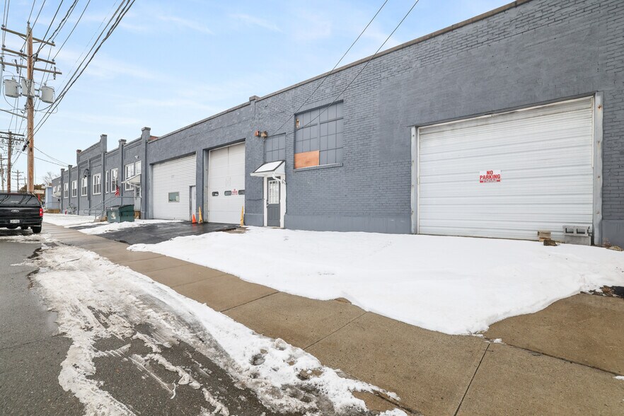 105-119 Sprague Ave, Middletown, NY à louer - Photo de l’immeuble – Image 2 sur 42