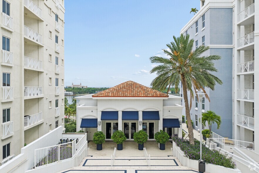 255 Evernia St, West Palm Beach, FL à louer - Photo de l’immeuble – Image 3 sur 19