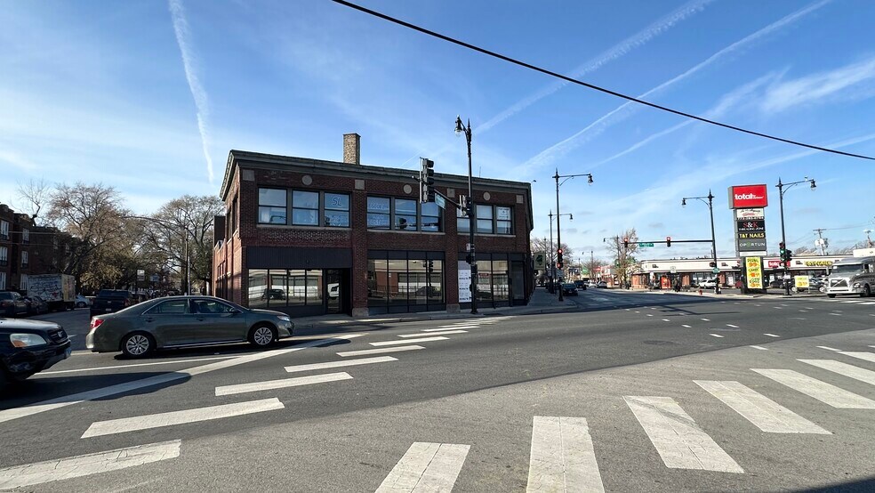 3300-3314 N Milwaukee Ave, Chicago, IL à louer - Photo de l’immeuble – Image 3 sur 8