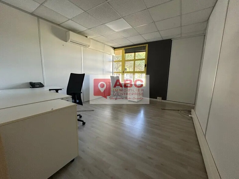 Bureau dans Montpellier à louer - Photo de l’immeuble – Image 2 sur 11