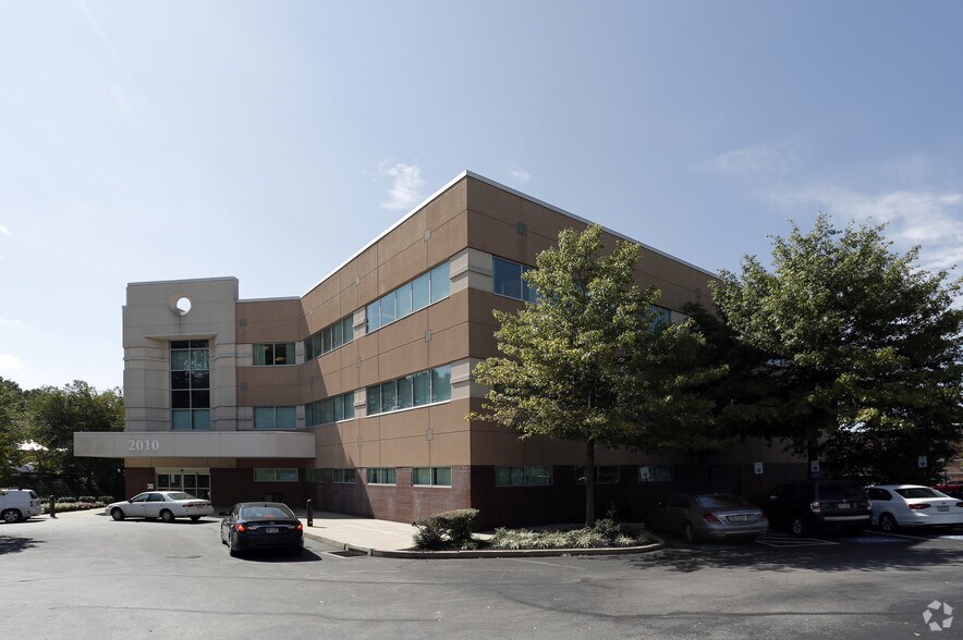 2010 West Chester Pike, Havertown, PA à louer - Photo de l’immeuble – Image 3 sur 7