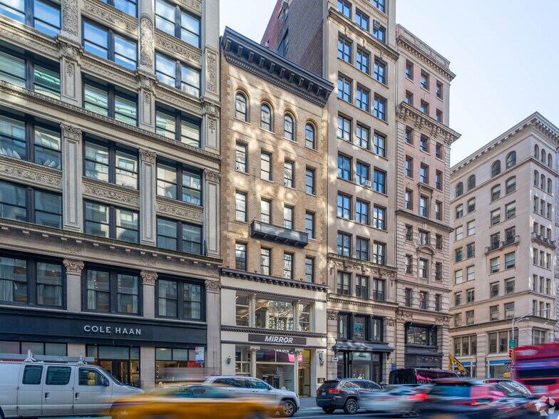 139 Fifth Ave, New York, NY à louer - Photo de l’immeuble – Image 1 sur 4