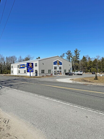 328 Portland Rd, Bridgton, ME à vendre - Photo principale – Image 1 sur 3