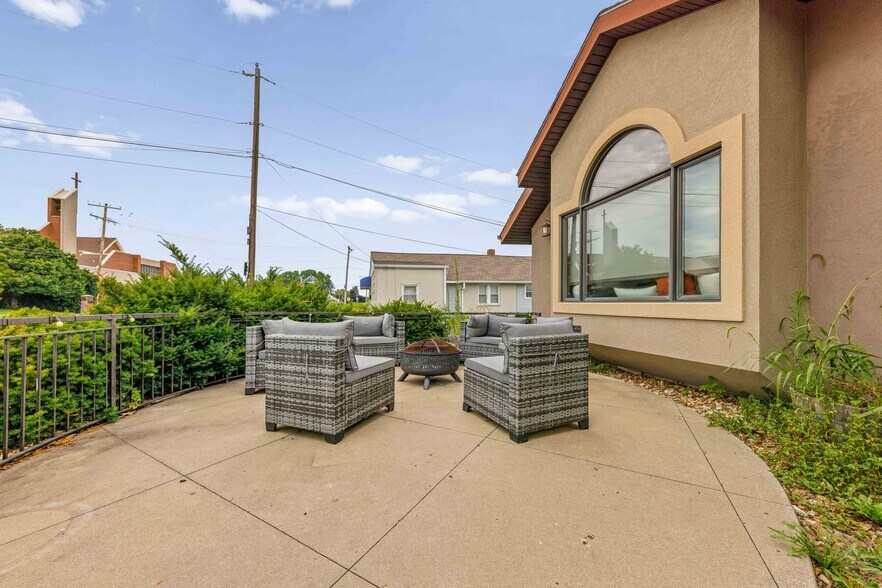 NNN Investment Portfolio | Kansas city portefeuille de 2 biens à vendre sur LoopNet.fr - Photo de l’immeuble – Image 2 sur 44