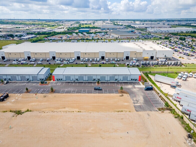 7637 Fm 3009, Schertz, TX à vendre - Aérien – Image 2 sur 14