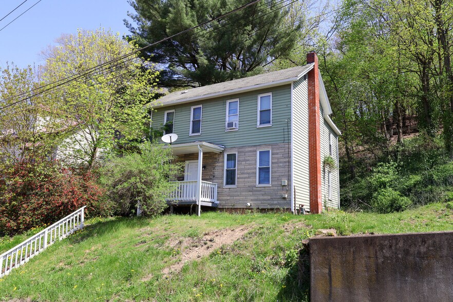 140 Oak Ave, Kittanning, PA à vendre - Photo principale – Image 1 sur 1