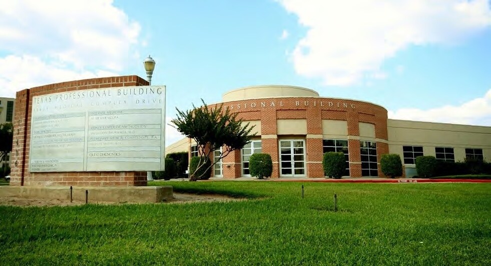 13406 Medical Complex Dr, Tomball, TX à louer - Photo de l’immeuble – Image 2 sur 11