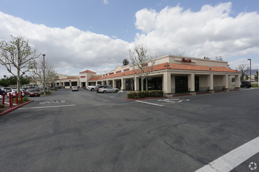 43430 Florida Ave, Hemet, CA à louer - Photo de l’immeuble – Image 3 sur 5