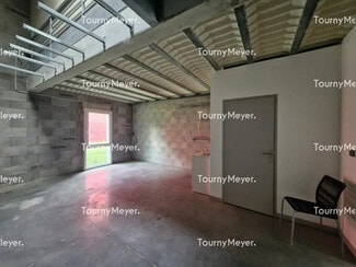 Plus de détails pour Local d'activités à louer