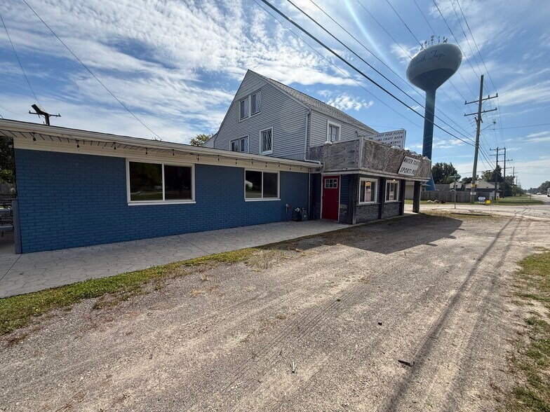 7245 Lakeshore Rd, Lexington, MI à vendre - Photo de l’immeuble – Image 2 sur 8