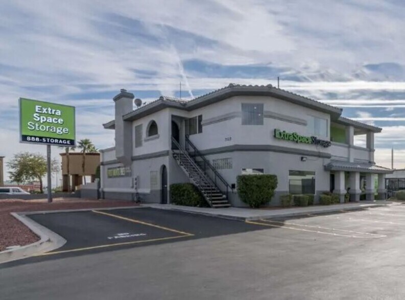 7525 W Sahara Ave, Las Vegas, NV à louer - Photo de l’immeuble – Image 1 sur 1