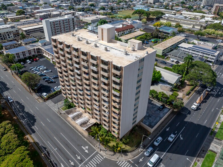 Punahou & McCully Circle Apartments portefeuille de 2 biens à vendre sur LoopNet.fr - Photo de l’immeuble – Image 3 sur 8