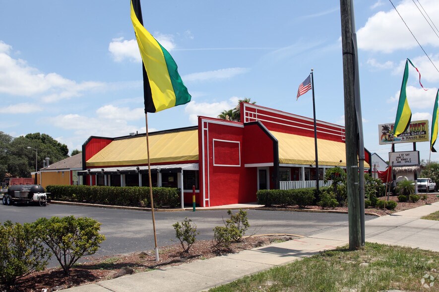 926 E Fowler Ave, Tampa, FL à louer - Photo de l’immeuble – Image 3 sur 3