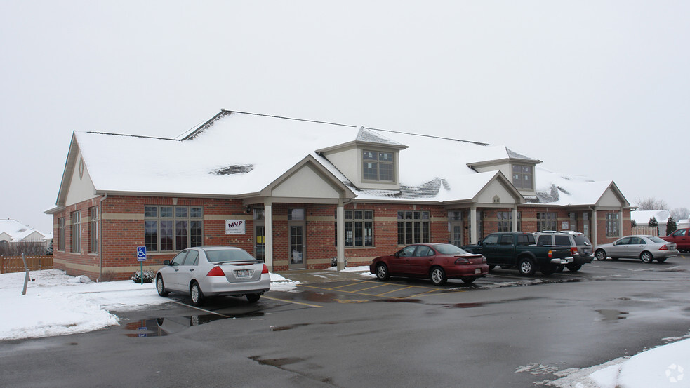 2551 W Division St, Joliet, IL à louer - Photo de l’immeuble – Image 3 sur 18