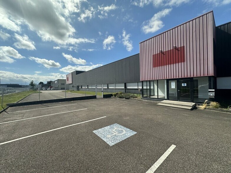 Industriel/Logistique dans ILLKIRCH-GRAFFENSTADEN à louer - Photo de l’immeuble – Image 2 sur 9