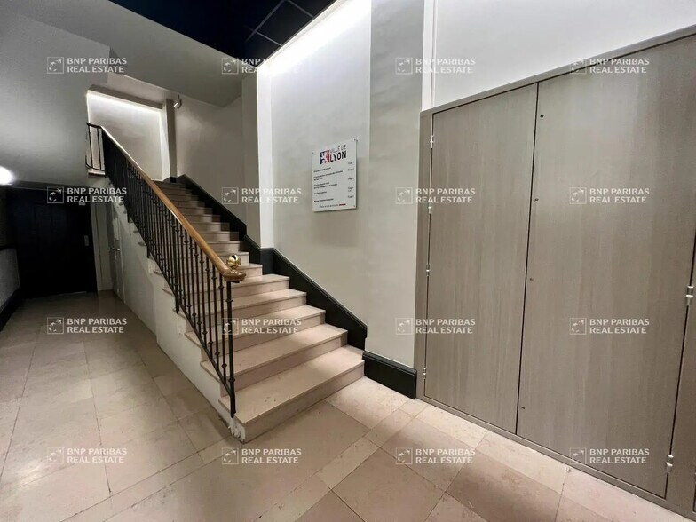 Bureau dans Lyon à louer - Photo de l’immeuble – Image 2 sur 5