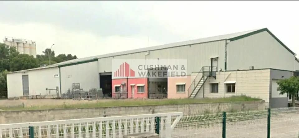 Local d’activités dans Nîmes à louer Photo de l’immeuble– Image 1 sur 3