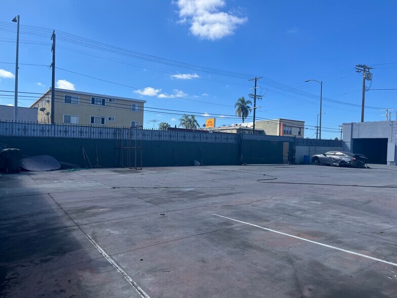 2801 W Slauson Ave, Los Angeles, CA à louer - Photo de l’immeuble – Image 2 sur 5