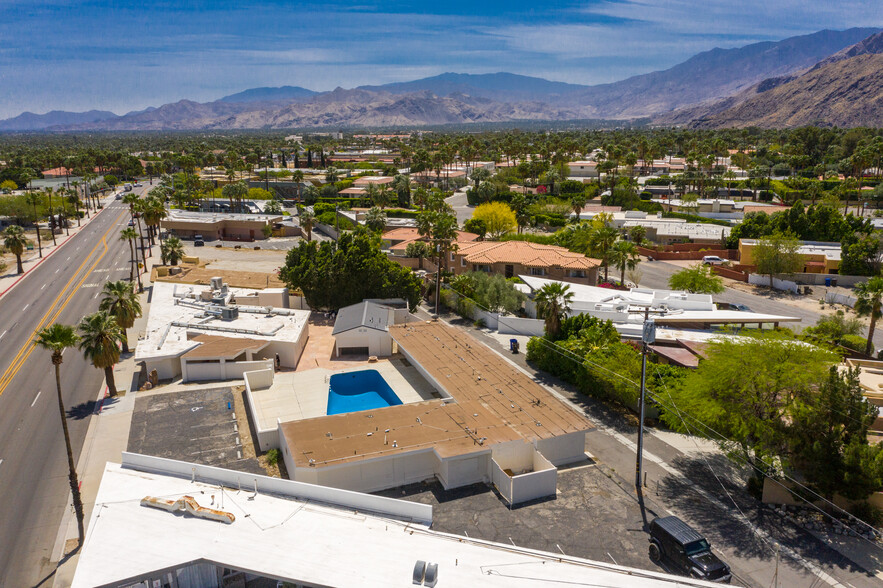 2249 N Palm Canyon Dr, Palm Springs, CA à vendre - Photo principale – Image 2 sur 100