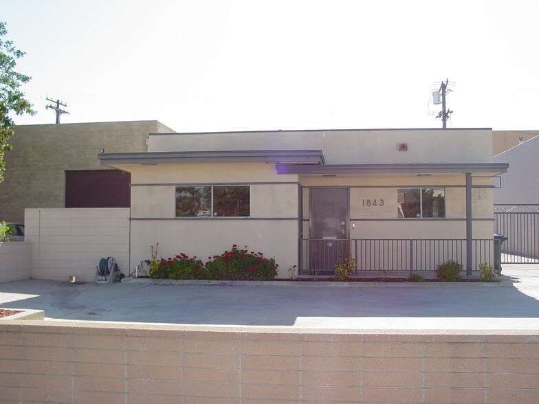 1843 N Keystone St, Burbank, CA à vendre - Photo de l’immeuble – Image 2 sur 5