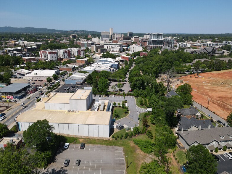 28 Howe St, Greenville, SC à vendre - Photo de l’immeuble – Image 3 sur 9