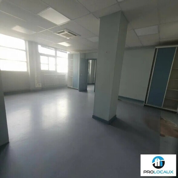 Bureau dans Grenoble à louer - Photo de l’immeuble – Image 3 sur 9