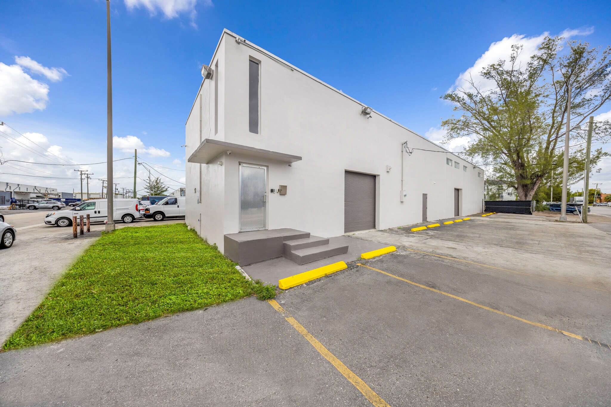 7550 W 2nd Ct, Hialeah, FL à louer Photo principale– Image 1 sur 10