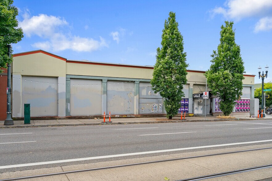 1205 SE Grand Ave, Portland, OR à louer - Photo de l’immeuble – Image 2 sur 7