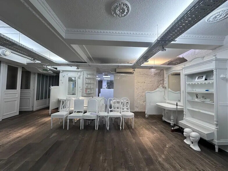 Local commercial dans Paris à louer - Photo de l’immeuble – Image 1 sur 5